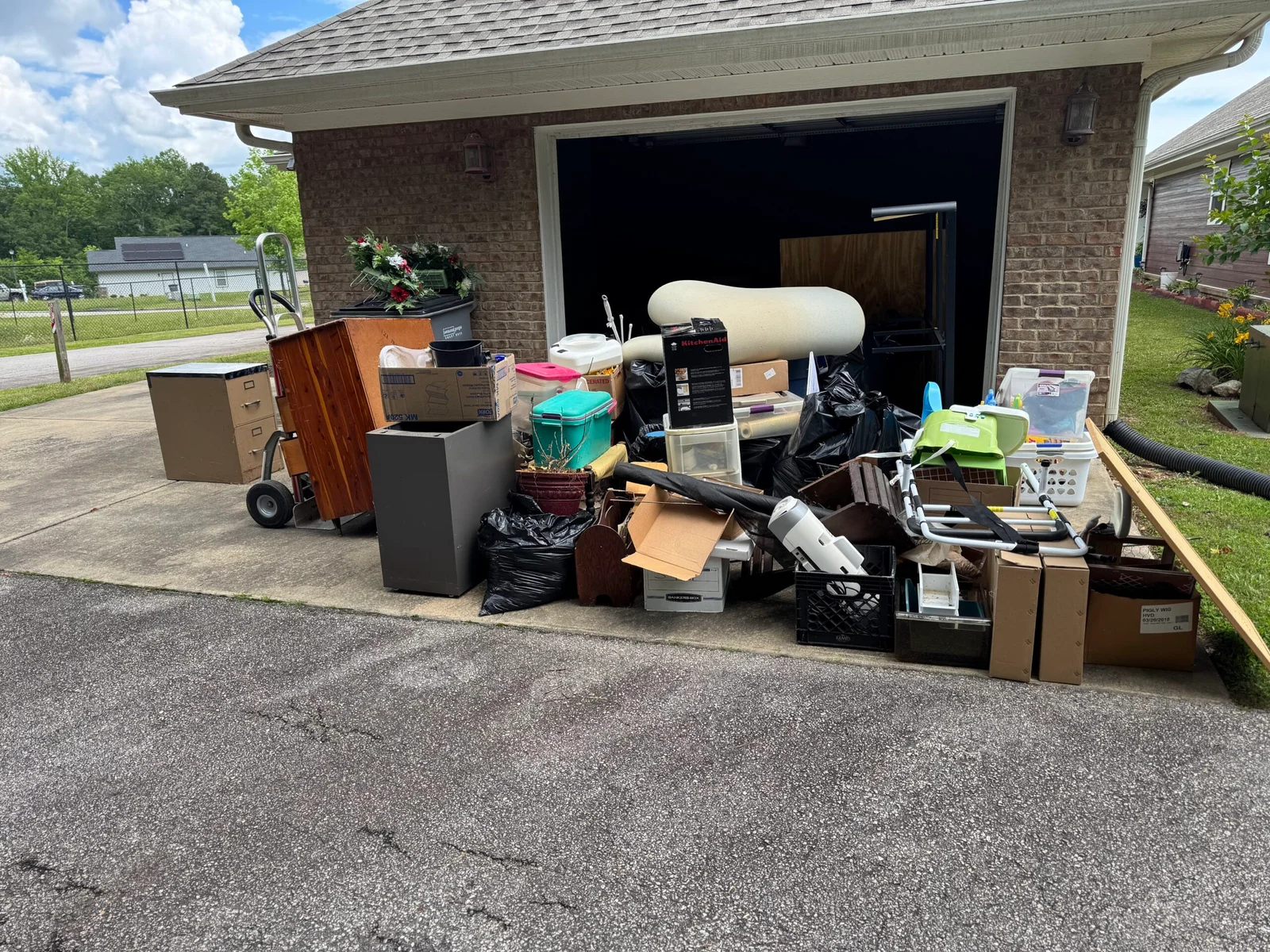 Professional Estate & Foreclosure Property Cleanout Services in Rotterdam, NY