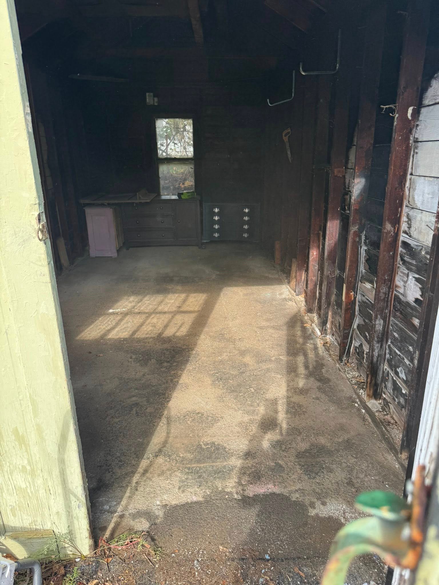 Why Choose Hammerhead Haul Away for Garage & Basement Cleanouts in Rotterdam, NY?